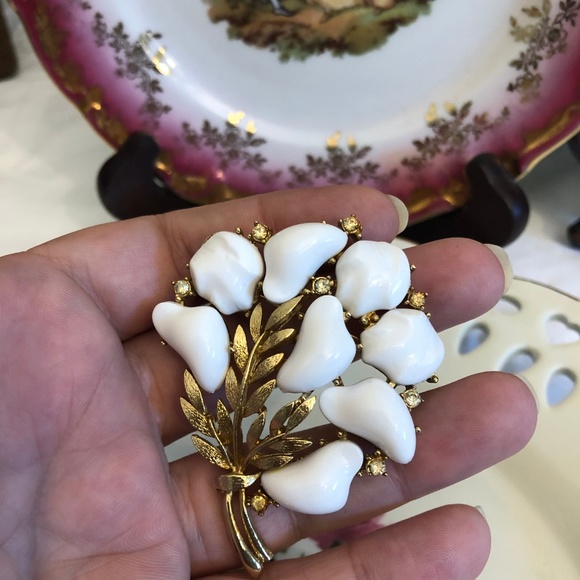 Vintage Coro Brooch - Picture 3 of 4